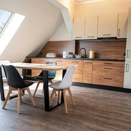 Vip Apb 63Qm 3 Zi Dachgeschoss Klimaanlage Grosse Wohnkueche Grosses Bad 2 Wcs 3 Betten 1 Schlafsofa Schwedt Exterior photo